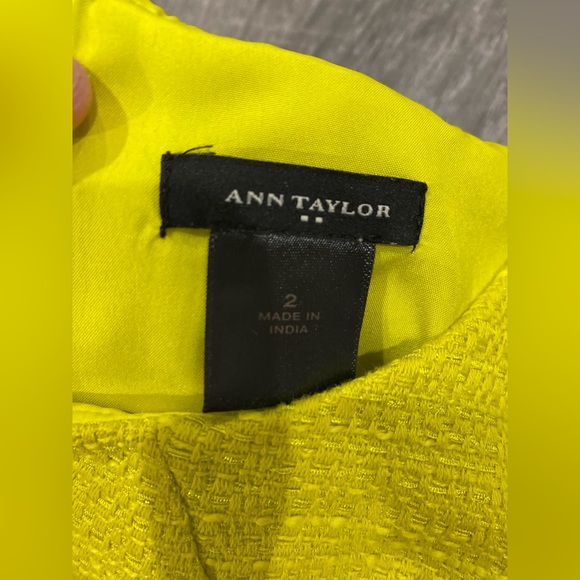 Ann Taylor 2 Lime Green Women's Solid Texture Short Sleeve Dress. - Picture 6 of 7